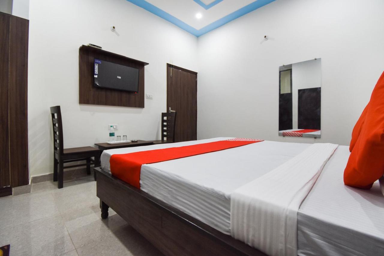 OYO 72080 Hotel Chandigarh inn Buitenkant foto