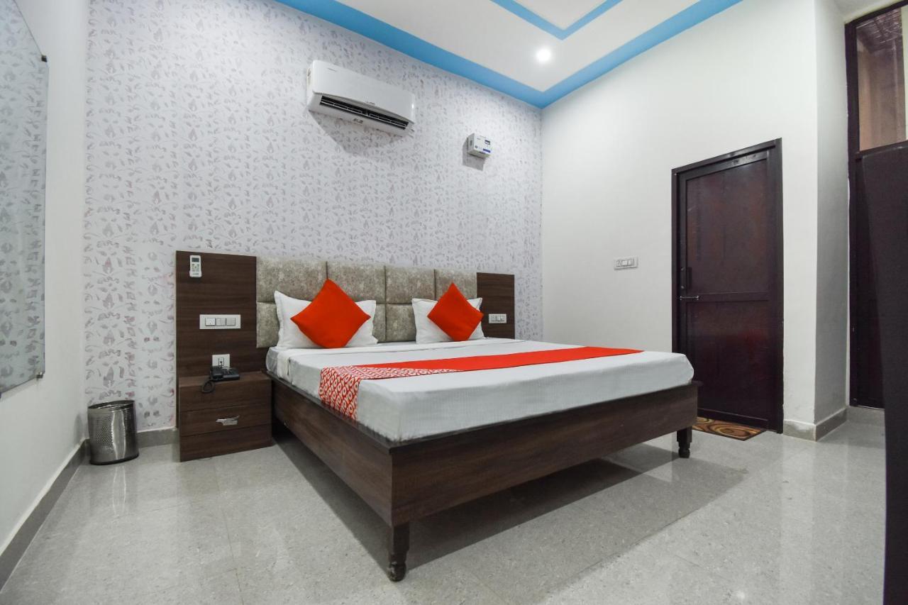 OYO 72080 Hotel Chandigarh inn Buitenkant foto
