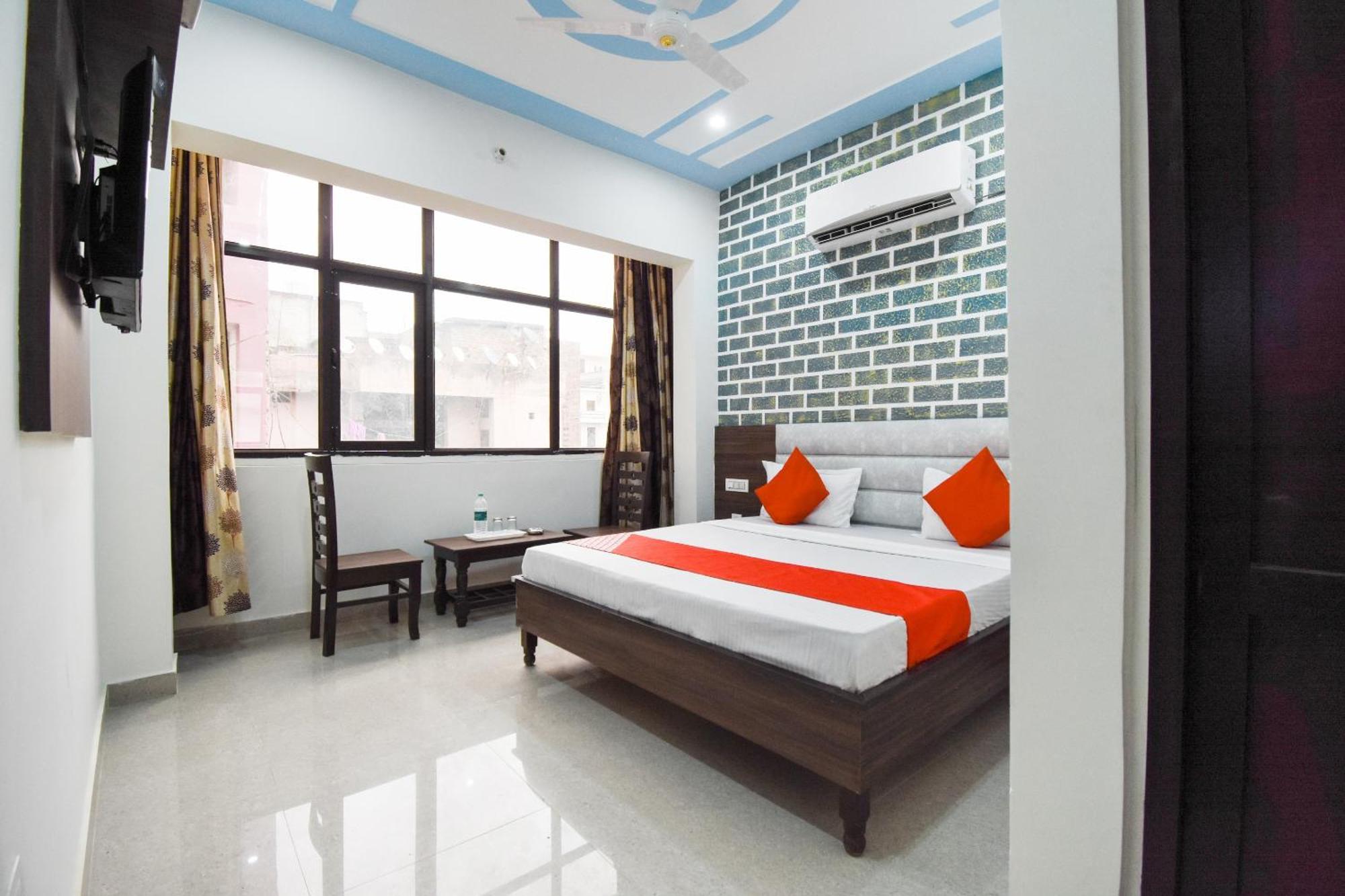 OYO 72080 Hotel Chandigarh inn Buitenkant foto