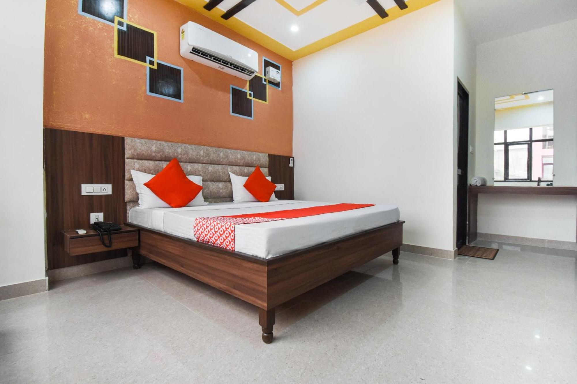 OYO 72080 Hotel Chandigarh inn Buitenkant foto