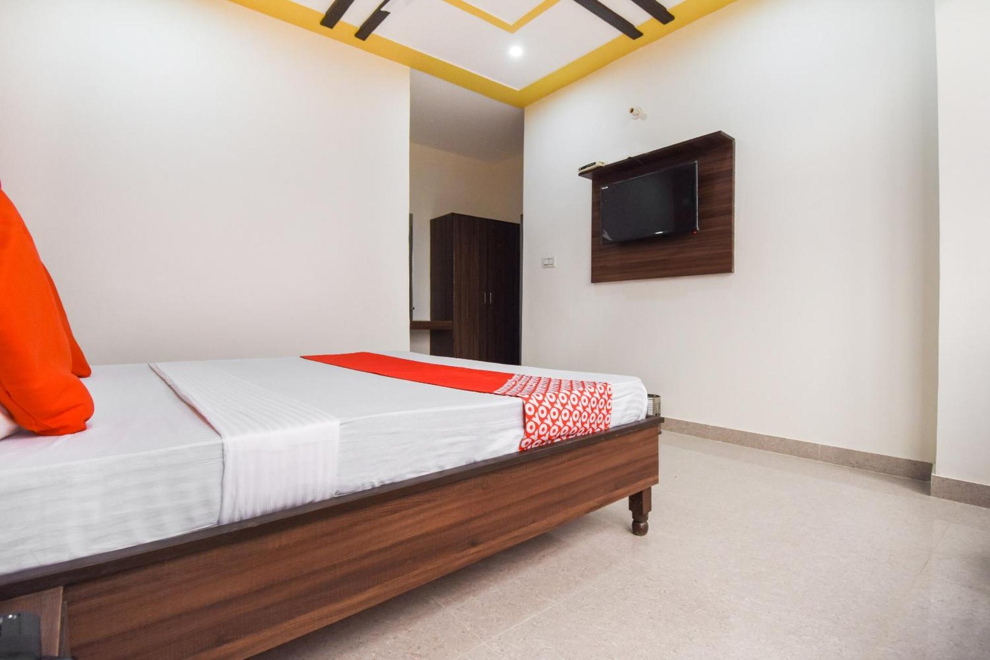 OYO 72080 Hotel Chandigarh inn Buitenkant foto