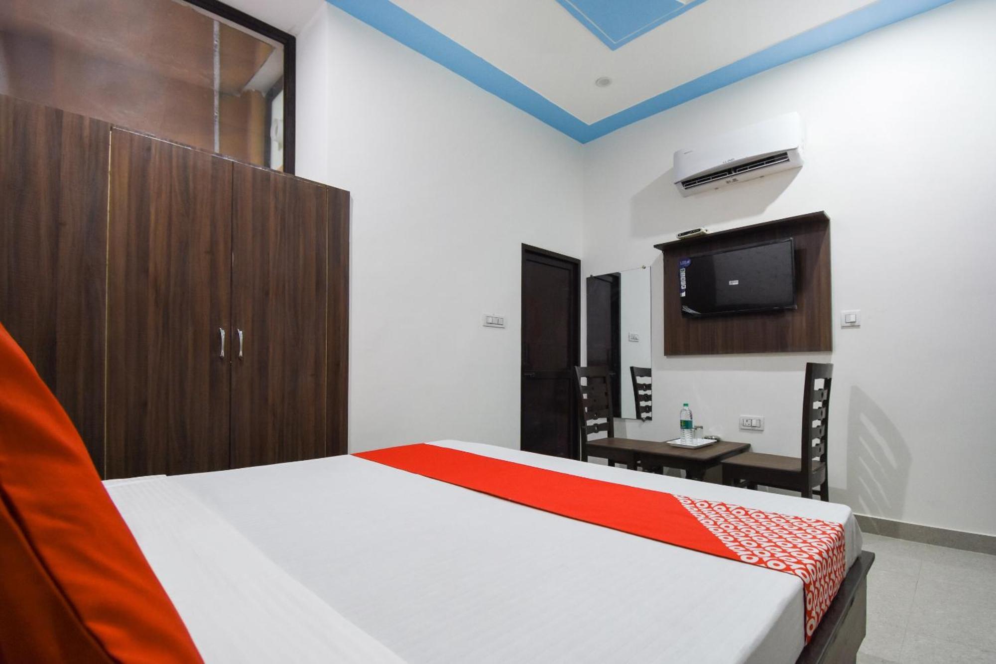 OYO 72080 Hotel Chandigarh inn Buitenkant foto