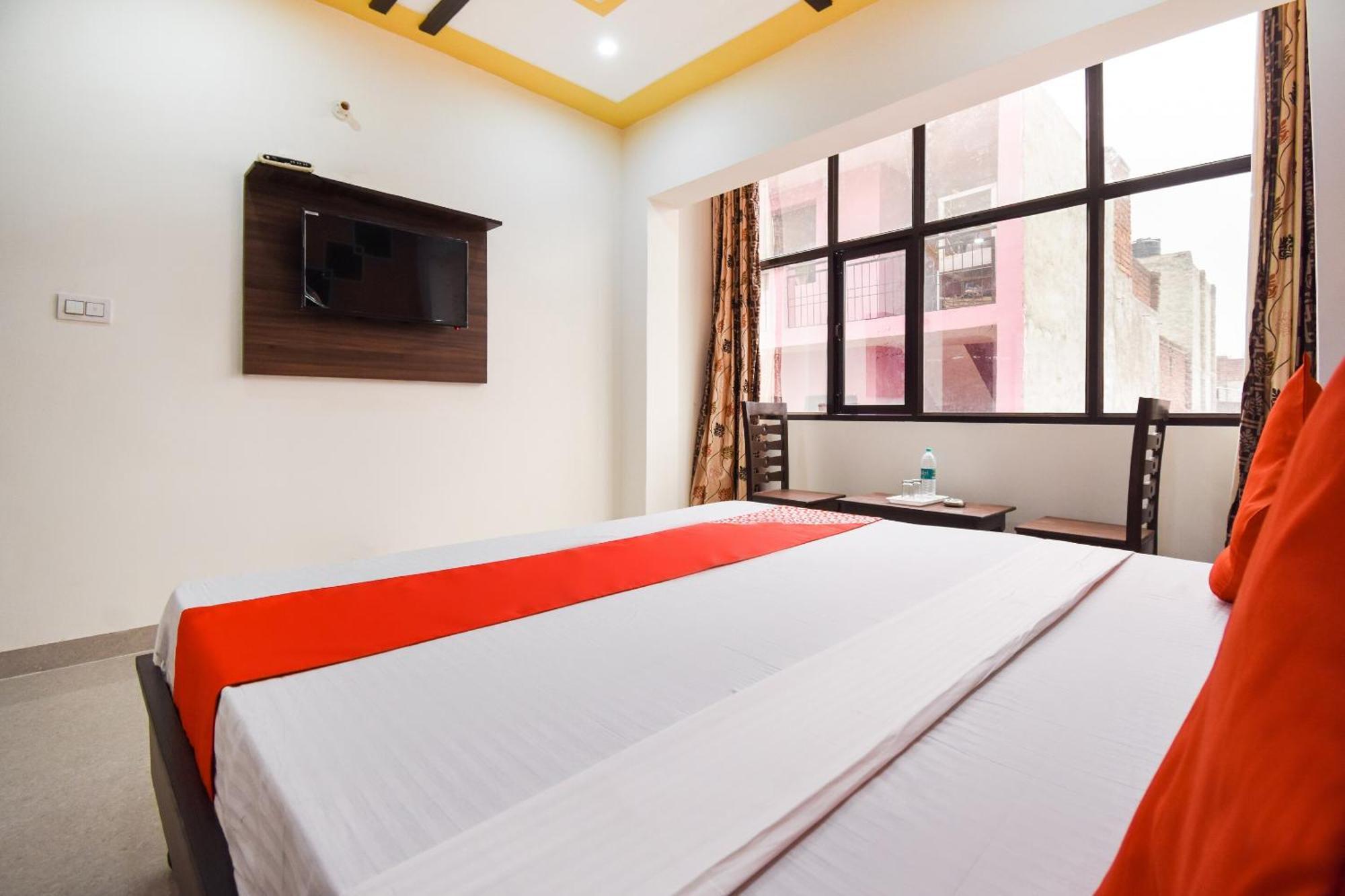 OYO 72080 Hotel Chandigarh inn Buitenkant foto