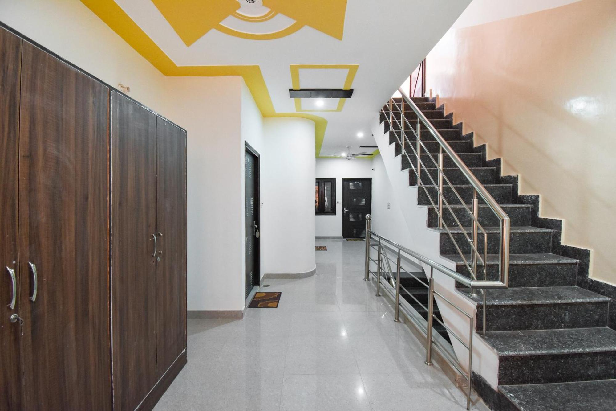 OYO 72080 Hotel Chandigarh inn Buitenkant foto